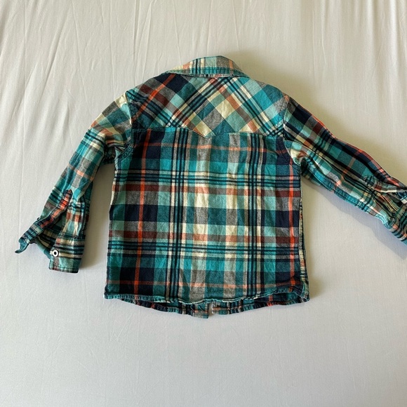 Boys 2T flannels Levi’s & Old Navy - Picture 3 of 7